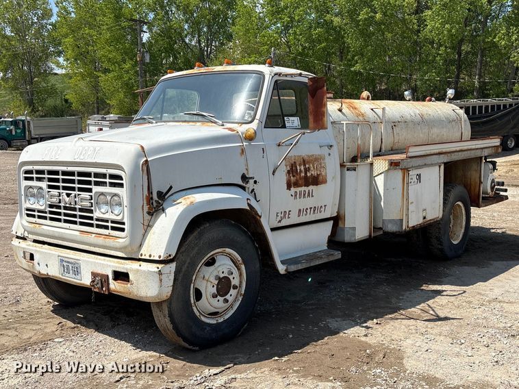 1967 GMC water truck - FG2960