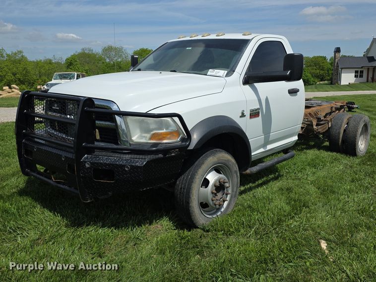 2012 Dodge Ram 5500 truck cab and chassis - FH6061
