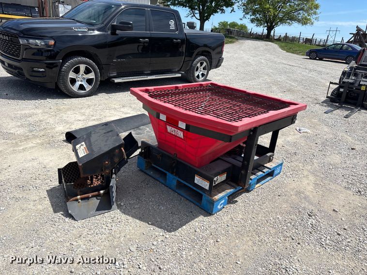 Western Tornado utv utility vehicle spreader - FH7115