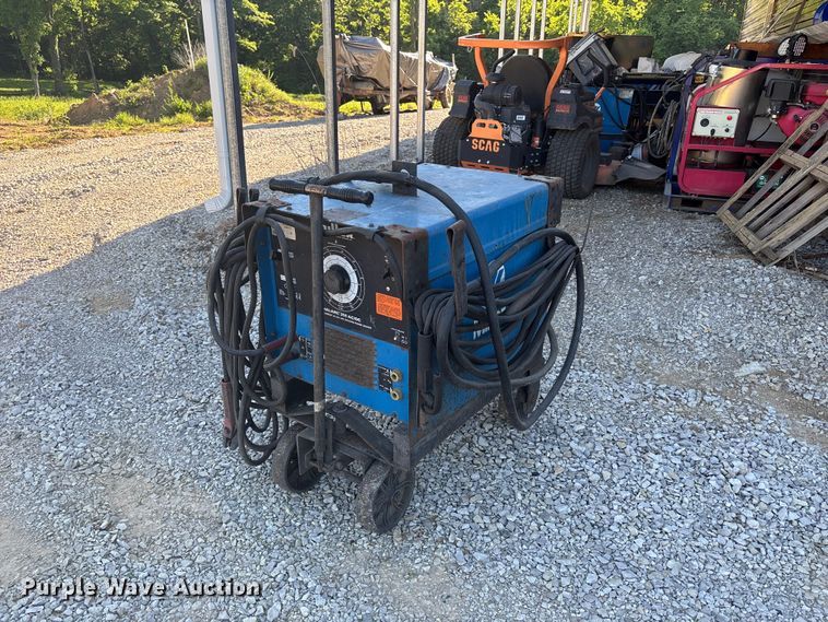 Miller  DIALARC 250  welder - FH7133
