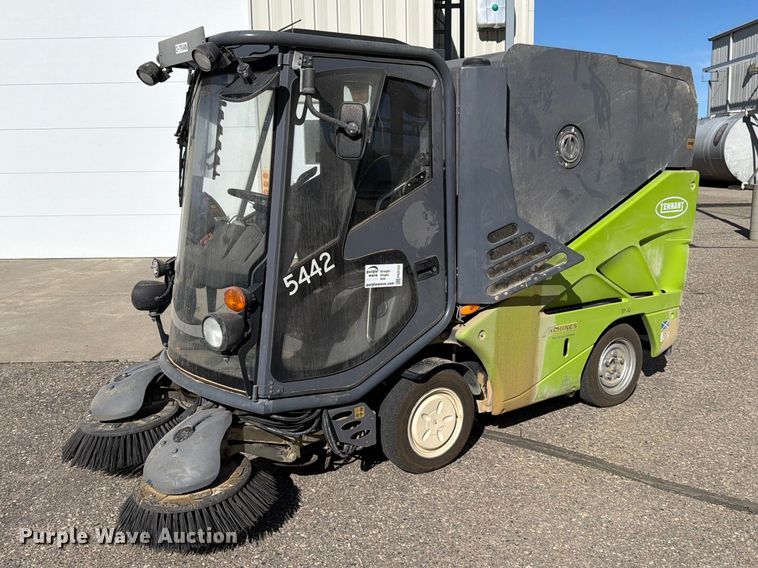 Brooms and Sweepers For Sale In Minnesota | Purple Wave Auction