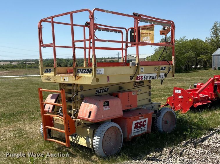 2000 JLG 3369-E scissor lift - DO5210