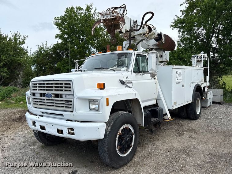 1991 Ford F800 digger derrick truck - DZ4429
