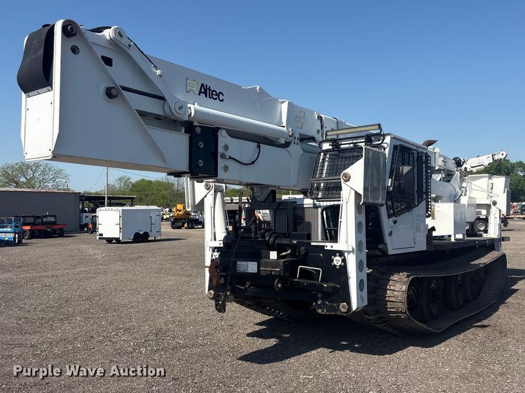 Prinoth GT 3000 track carrier with bucket lift - EG8953