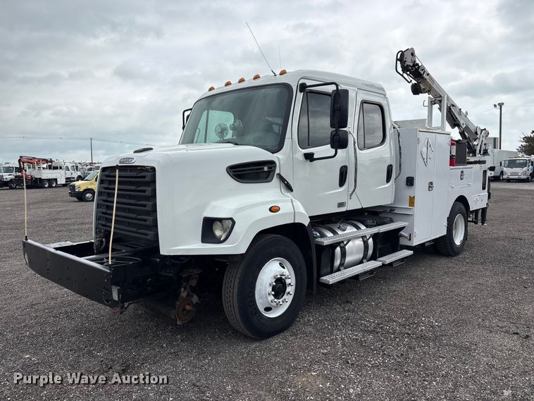 2013 Freightliner 108SD Crew Cab utility / service truck - EG9017