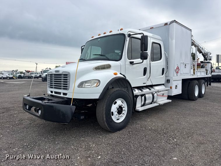 2012 Freightliner Business Class M2 Crew Cab utility / service truck - EG9046