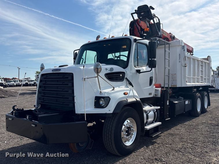 2016 Freightliner 108SD grapple crane truck - EG9054