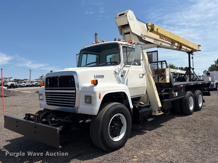 1986 Ford LNT8000 Crane truck - EG9057