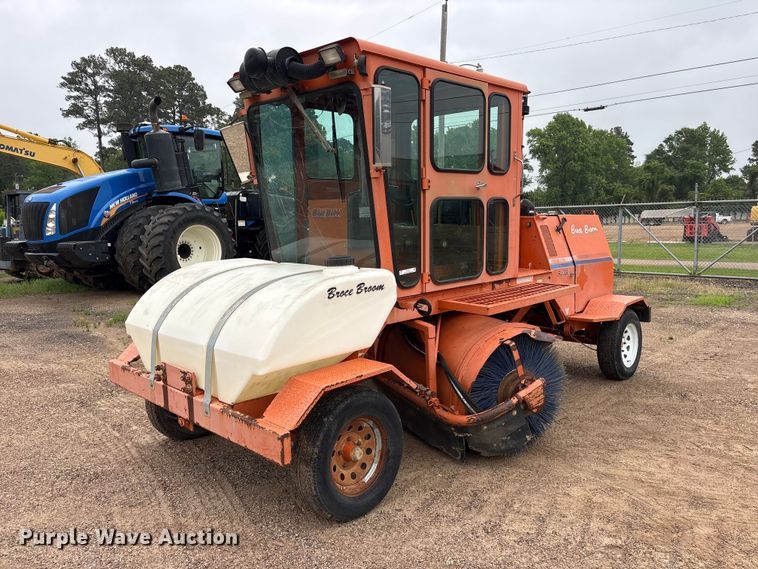 2002 Broce RJ350 broom - ET2015