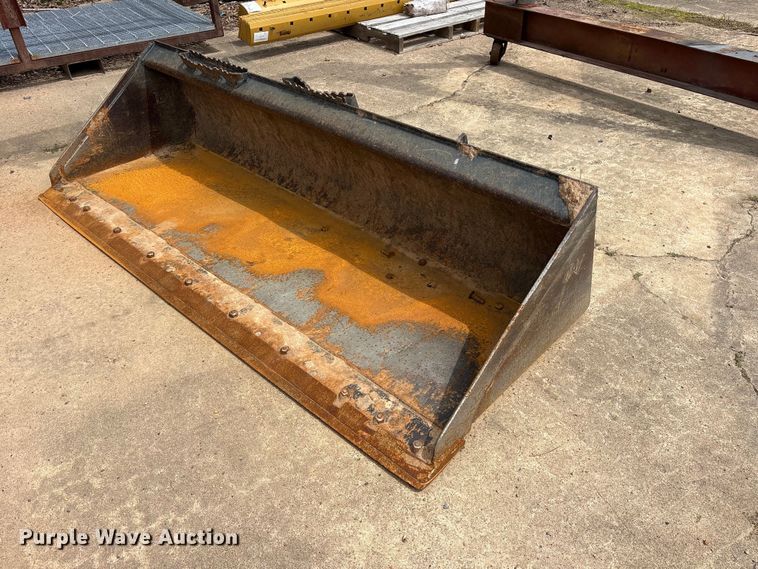 Caterpillar skid steer bucket - ET2045