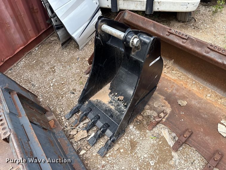 Caterpillar 22" W excavator bucket - ET6091