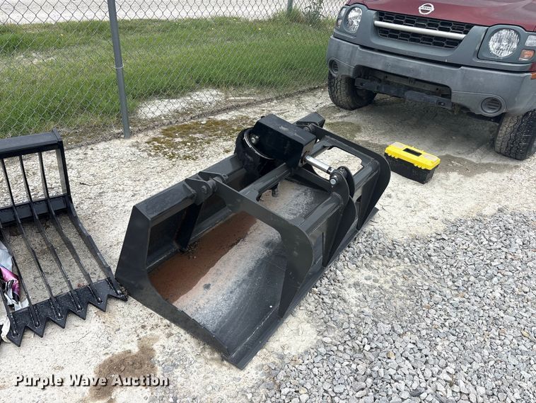 Compact utility loader grapple bucket - EU5558
