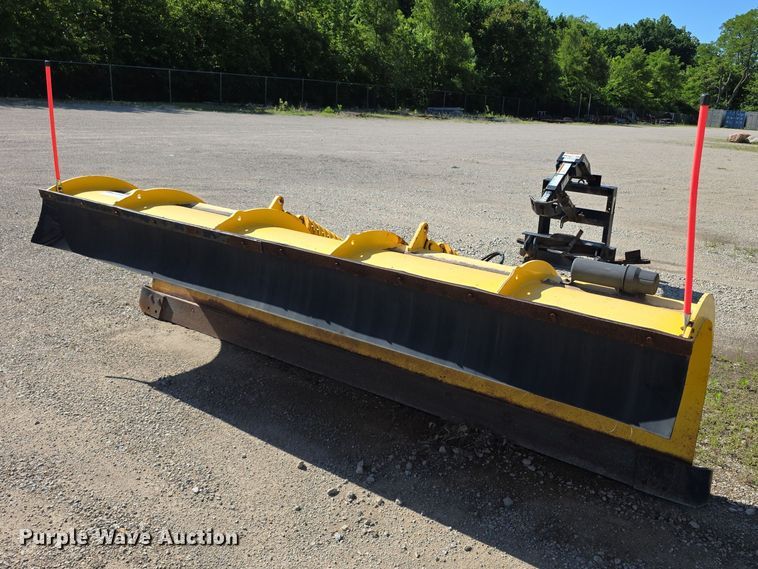 Henke snow plow - EV2118
