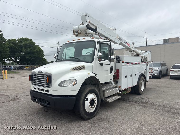 2009 Freightliner M2 Business Class bucket truck - EV2930