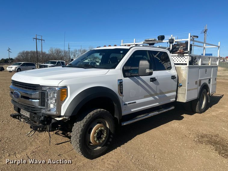 2017 Ford F550 Crew Cab utility / service truck - EV5892