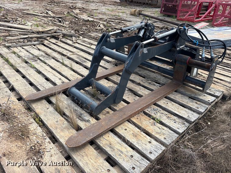 AMI Attachments B0500 grapple forks - FB8124