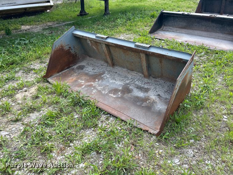 78" W skid steer bucket - FC2543