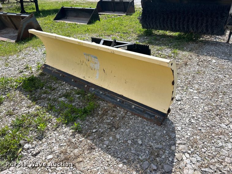 Wolf Group Snow Wolf skid steer snow plow - FC2548