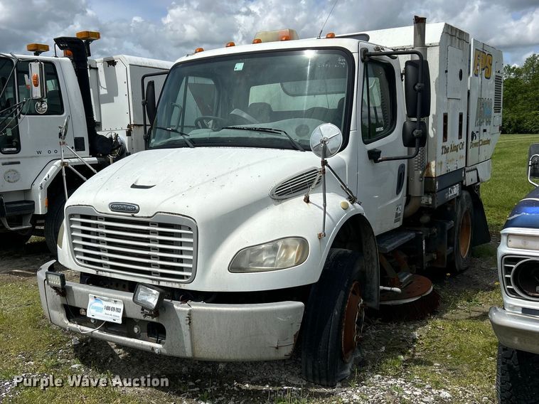 2007 Freightliner Business Class M2 street sweeper truck - FC2564