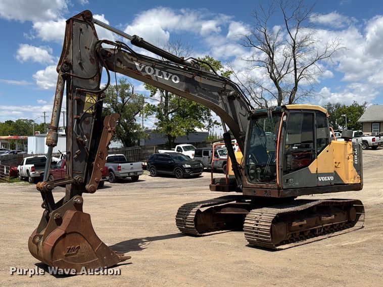 2017 Volvo EC140EL excavator - FC3086