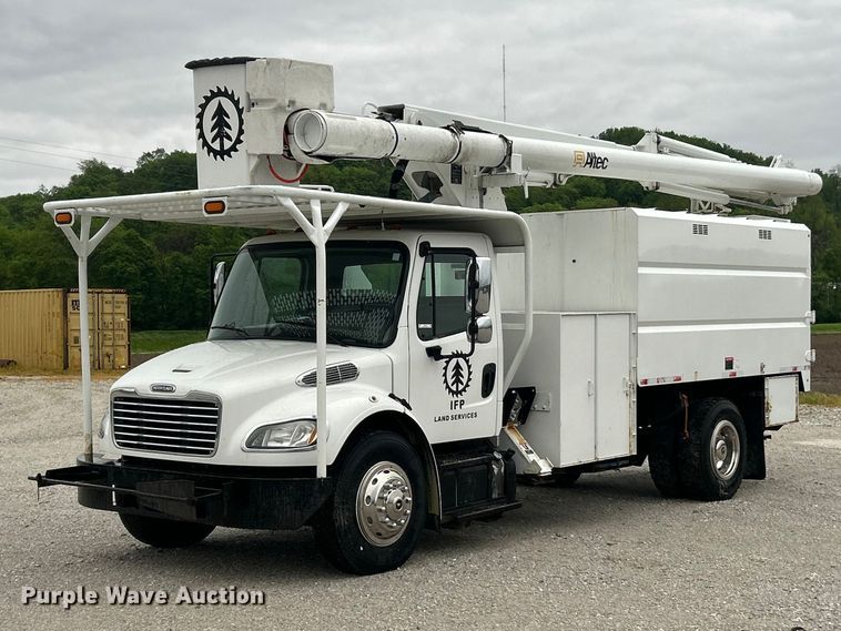 2014 Freightliner M2 forestry bucket truck - FC5458
