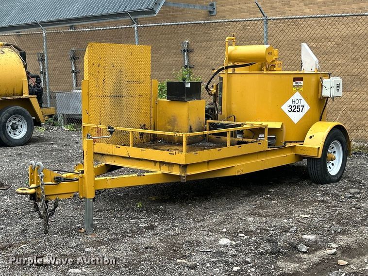 2024 Seal Master Crack Pro CP-125 melter applicator - FC5509