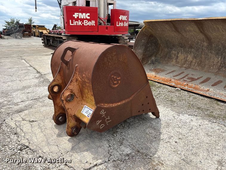 CF excavator bucket - FH7106