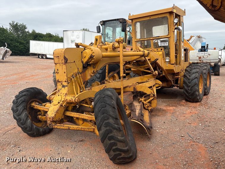 1972 Caterpillar 12F rigid frame motor grader - YA2783