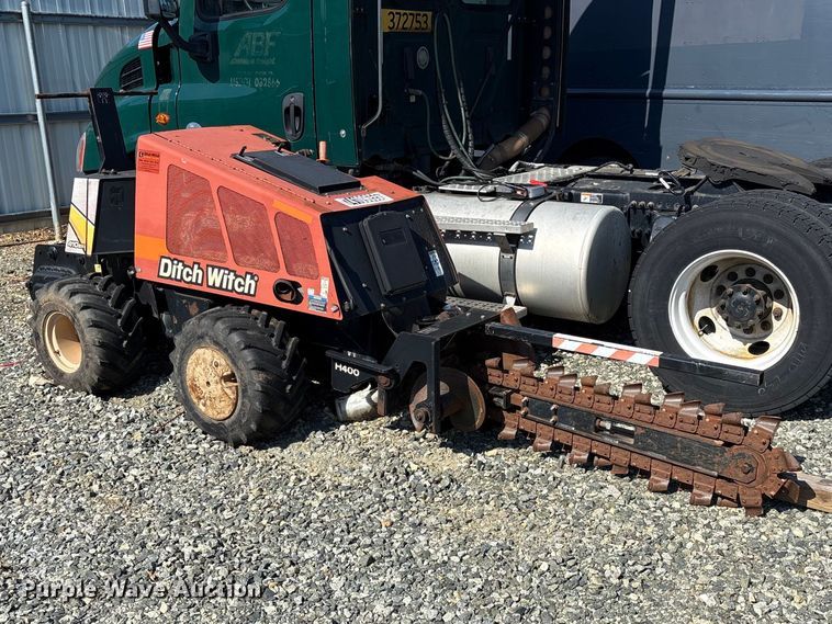 2015 Ditch Witch 410SX trencher - YA3099