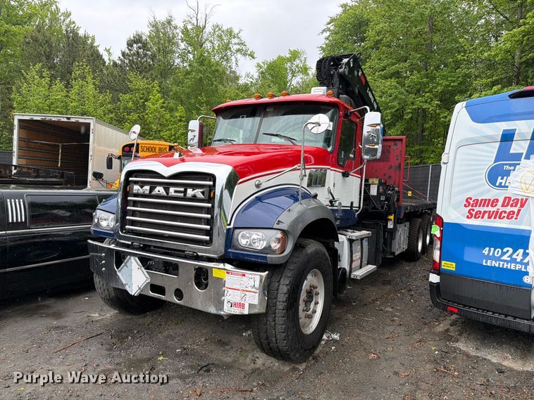 2024 Mack Granite crane truck - YA3272