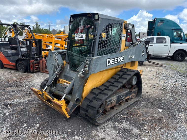 2015 John Deere 319E tracked skid steer loader - YA3511