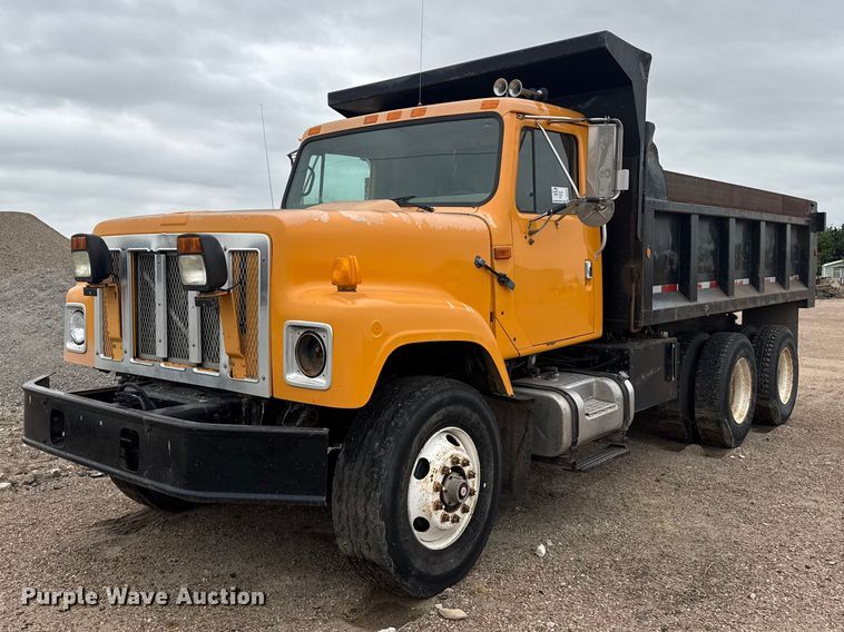 2002 International 2554 dump truck - DS6829