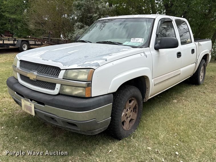 2005 Chevrolet Silverado 1500 Crew Cab pickup truck - DS6838