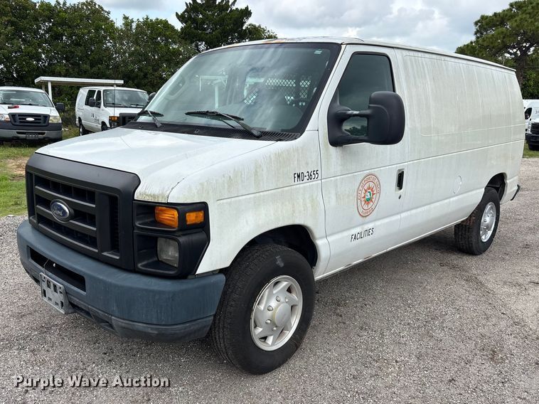 2009 Ford E250 van - DU6259