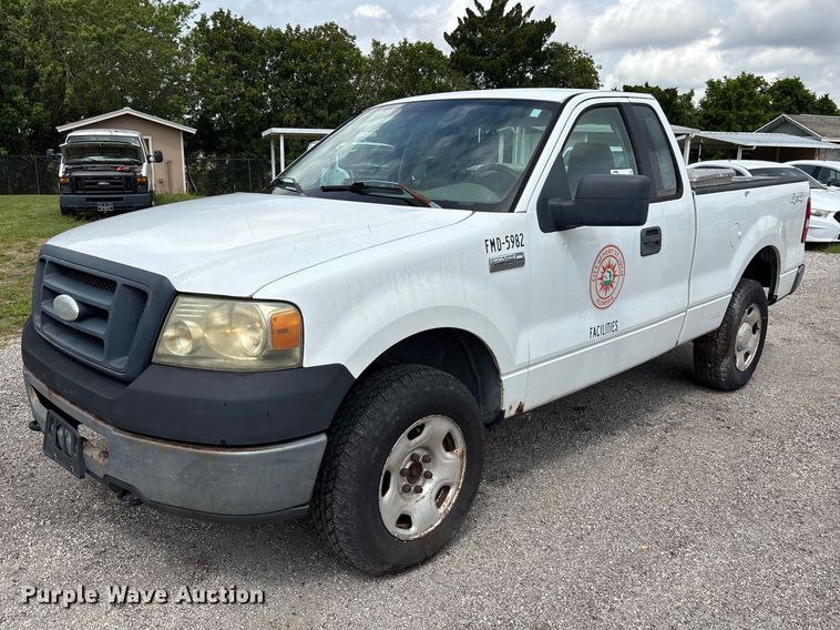 2006 Ford F150 pickup truck - DU6260