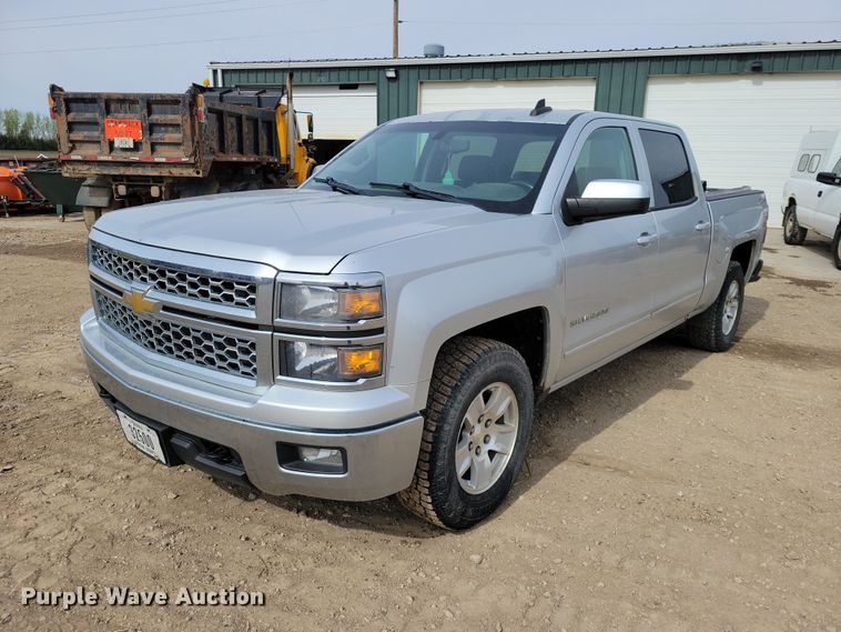 2015 Chevrolet Silverado 1500 Crew Cab pickup truck - DZ7091
