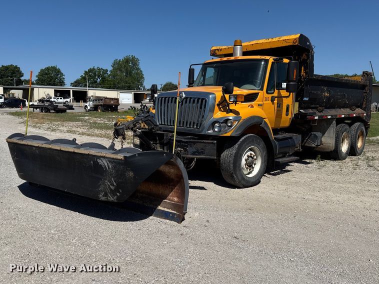 2009 International 7500 dump truck - EC4594