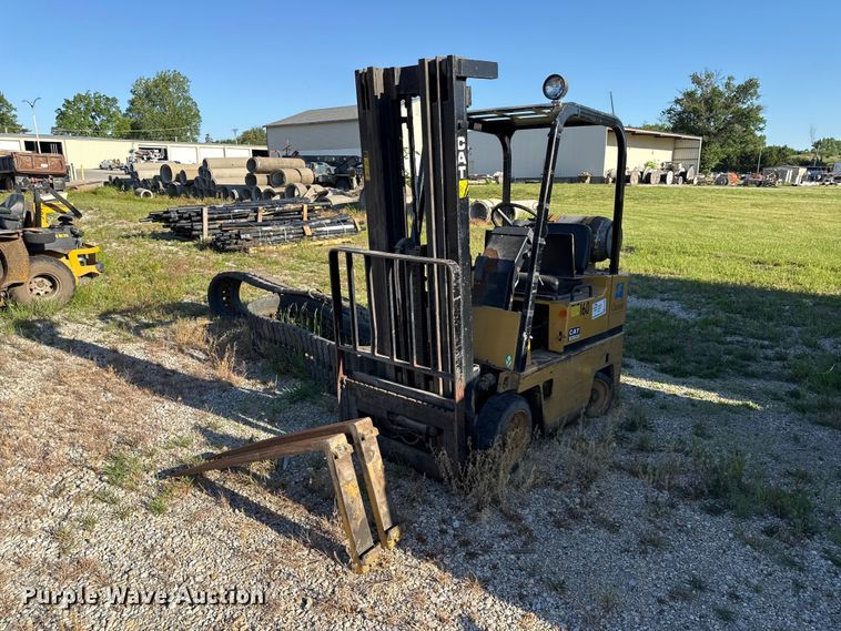 Caterpillar T30D forklift - EC4595