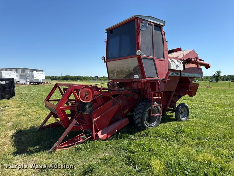Massey Ferguson MF8 combine - EC4603