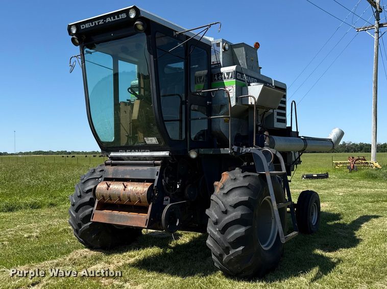 Gleaner F3 combine - EC4606