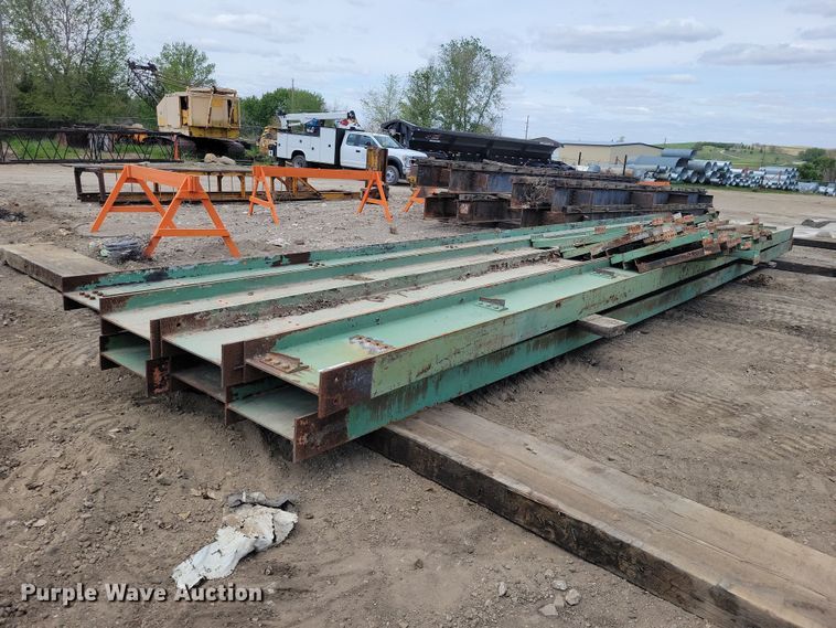 Bridge beams and pilings - EE0996