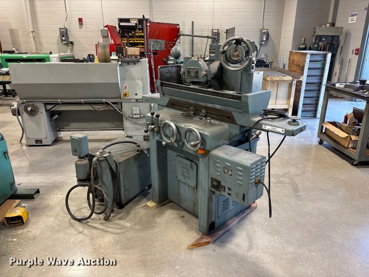 DoAll D-6 grinder - EO4277