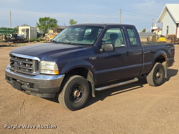 2004 Ford F250 Super Duty Ext. Cab pickup truck - ER1613