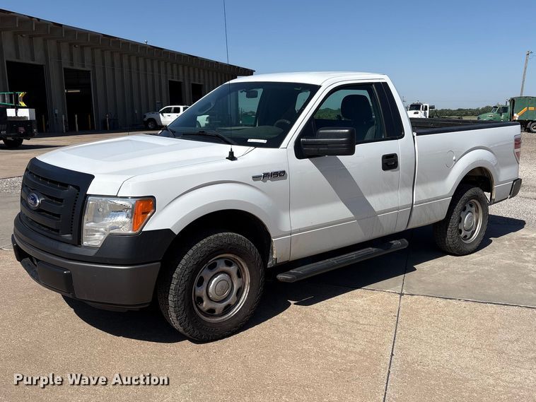 2011 Ford F150 XL pickup truck - ET6145