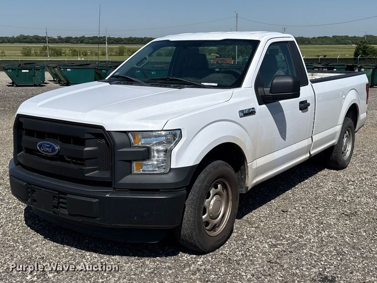 2016 Ford F150 XL pickup truck - ET6150