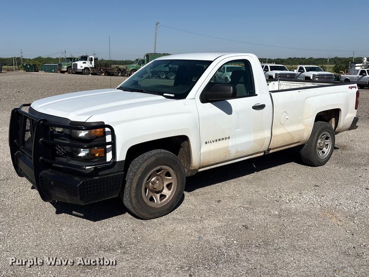2015 Chevrolet Silverado 1500 pickup truck - ET6152