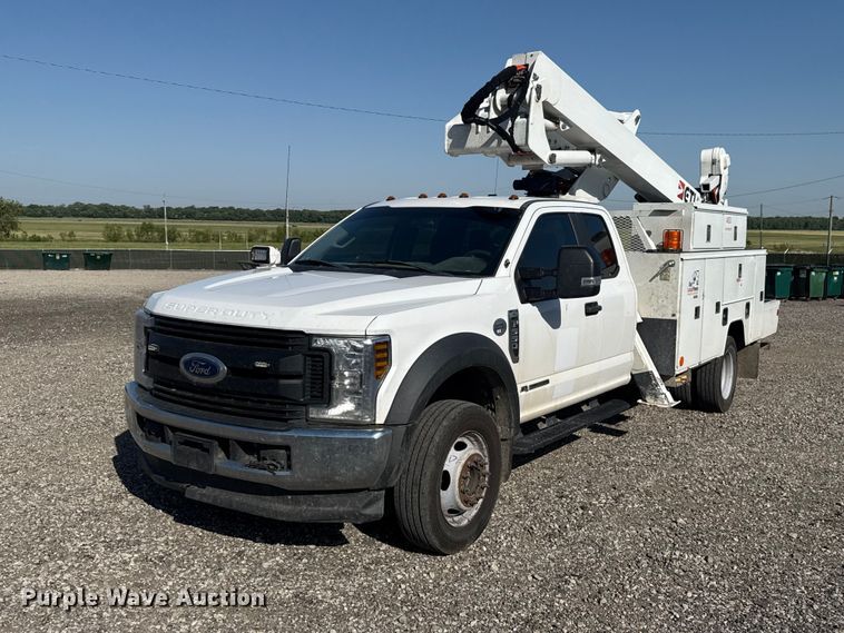 2019 Ford F550 Super Duty XL bucket truck - ET6164