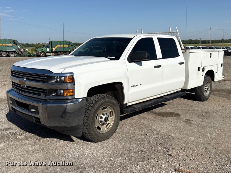 2016 Chevrolet Silverado 2500HD Crew Cab utility bed pickup truck - ET6167