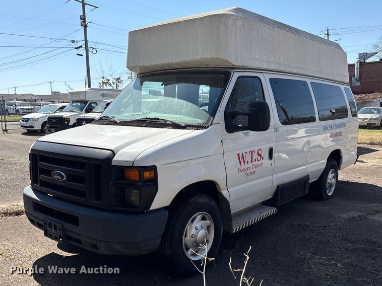2012 Ford E350 handicap accessible van - EV2860