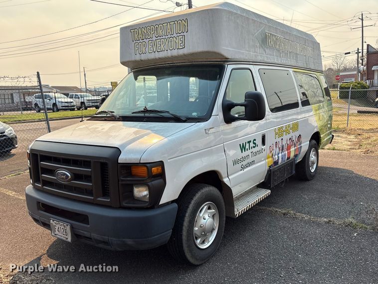 2012 Ford E350 handicap accessible van - EV2863